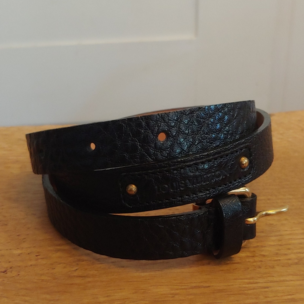 NWOT Louis Vuitton black leather belt